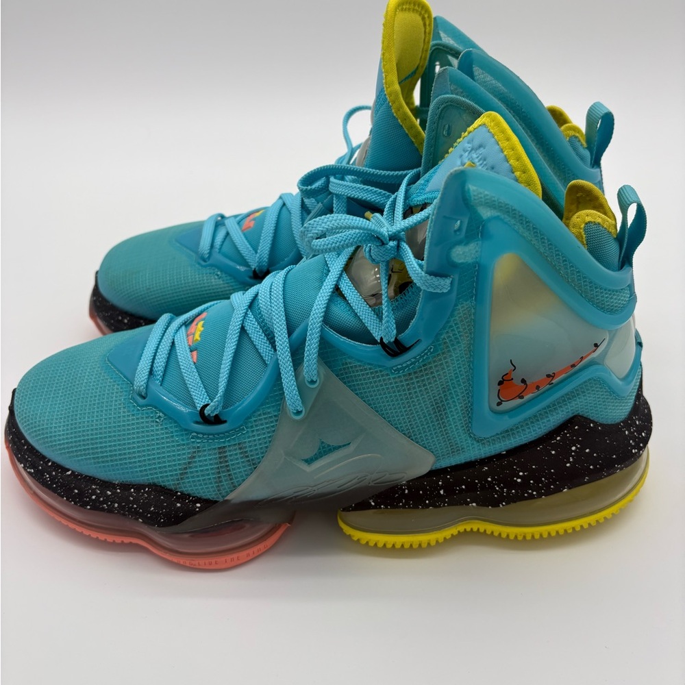 Nike LeBron 19  Polarized Blue Chrimson